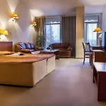 Hotel Plaza Warna