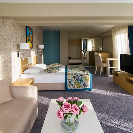Plaza 3* Várna