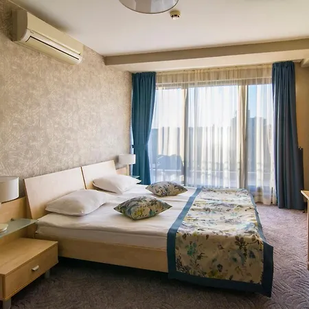 Plaza 3* Várna