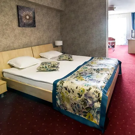 Plaza 3* Várna