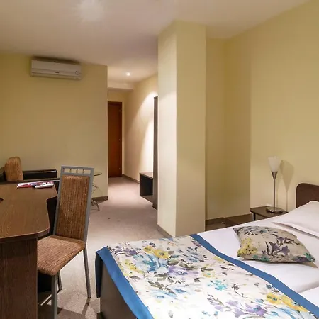 Szálloda Plaza 3*
